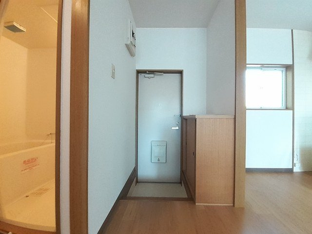 ファミールＡの玄関|落ち着いた玄関です