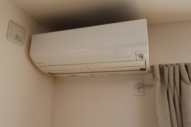 中古戸建(別途家庭菜園の土地149㎡付き)の冷暖房・空調設備|各お部屋にエアコンが付いています。