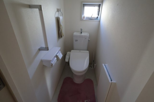 中古戸建(別途家庭菜園の土地149㎡付き)のトイレ