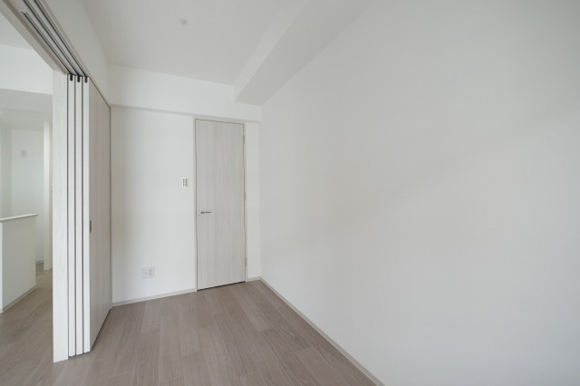 STANDZ新大阪の洋室