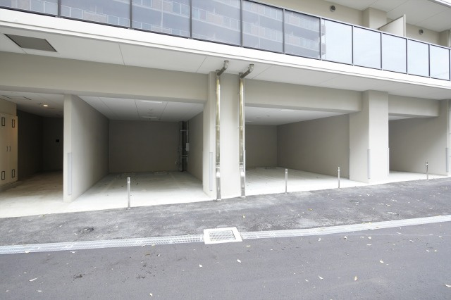 STANDZ新大阪の駐車場