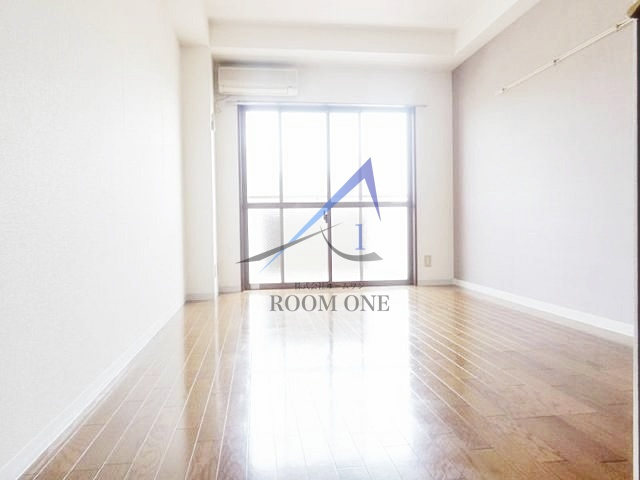 フローラ水山Ⅱの居間・リビング|洋室のお部屋です。