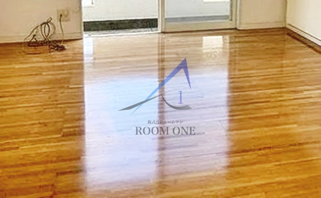 ビレッジ里美の居間・リビング|洋室のお部屋です。