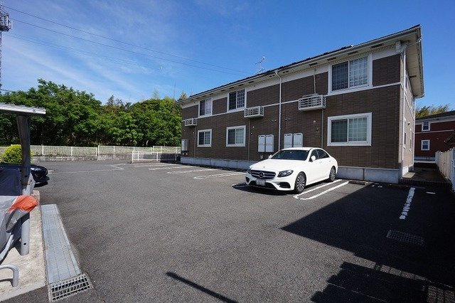 グリーンヒルズ旭Ａの駐車場|カースペースがあります