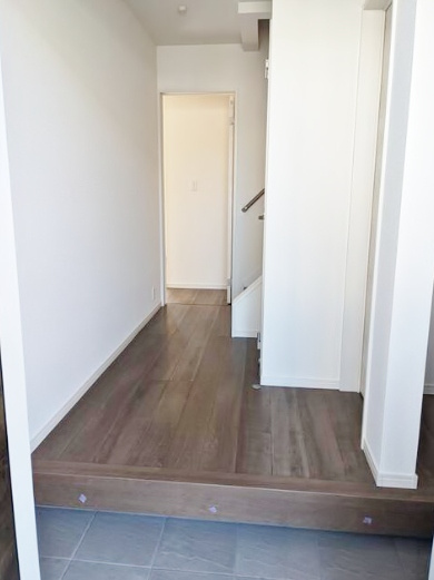 【中古住宅】碧南市浅間町の玄関