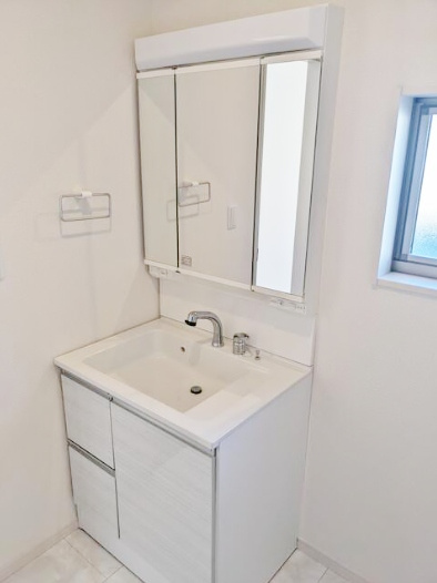 【中古住宅】碧南市浅間町の独立洗面台