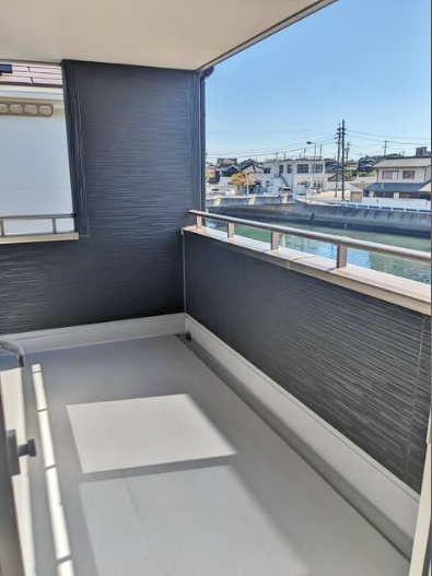 【中古一戸建て】碧南市浅間町のバルコニー