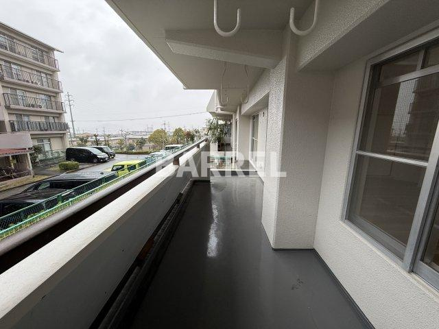 伏尾台A団地参号棟のバルコニー