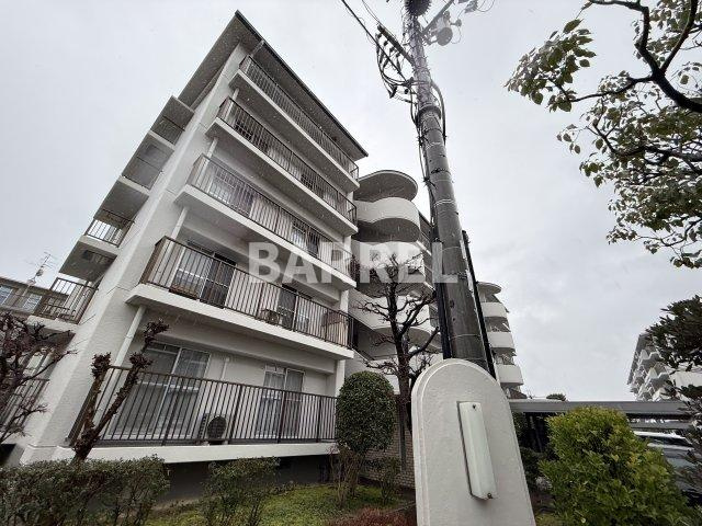 伏尾台A団地参号棟の外観