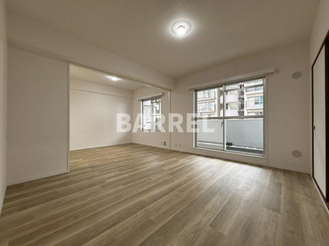 伏尾台A団地参号棟の居間・リビング