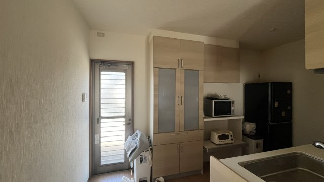 志布志インター近く高台一戸建てのキッチン|造り付けの食器棚があります