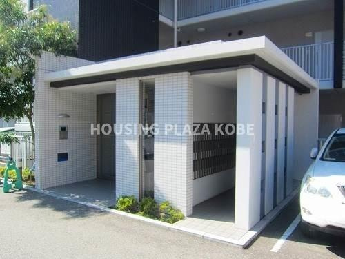 ツルトスコⅡ番館のエントランス