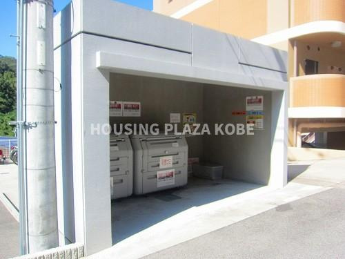 ツルトスコⅡ番館のその他共用部分|敷地内にごみ置き場があり便利です