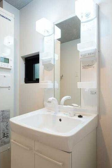 フェルヴォーレ住吉の独立洗面台