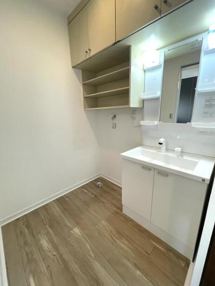 ひたちなか市大字津田　中古戸建の独立洗面台