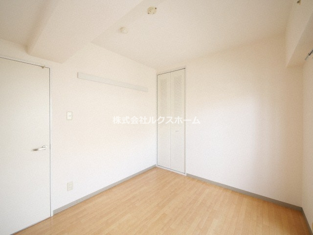 フィオーレつじの寝室|開放的な寝室です