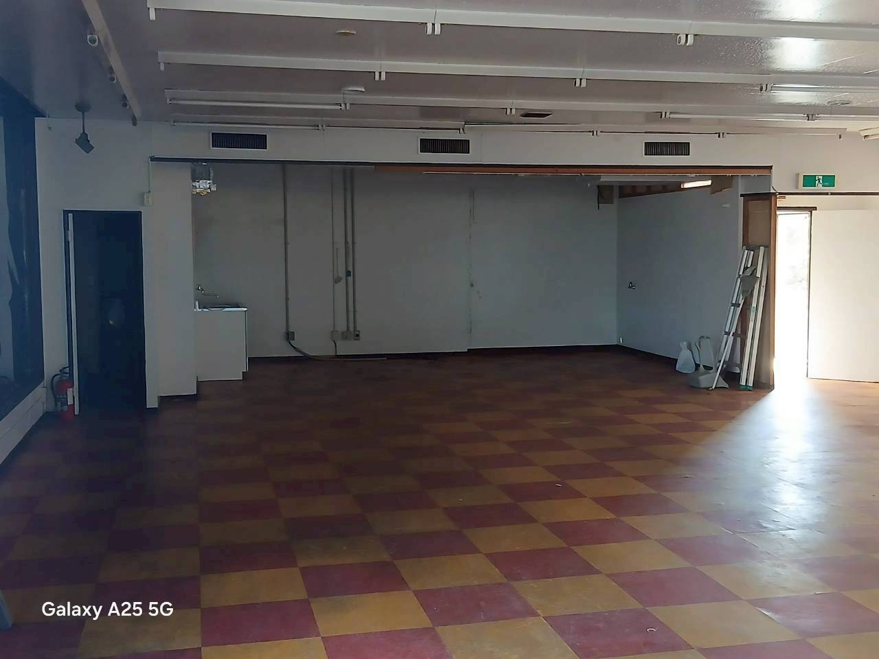 東平根岸様店舗の洋室|建物の内部です。