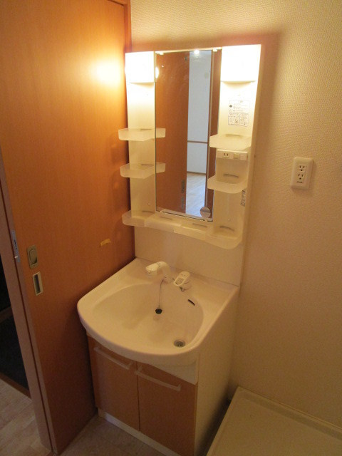 グランコート中山の洗面所|★独立洗面台★