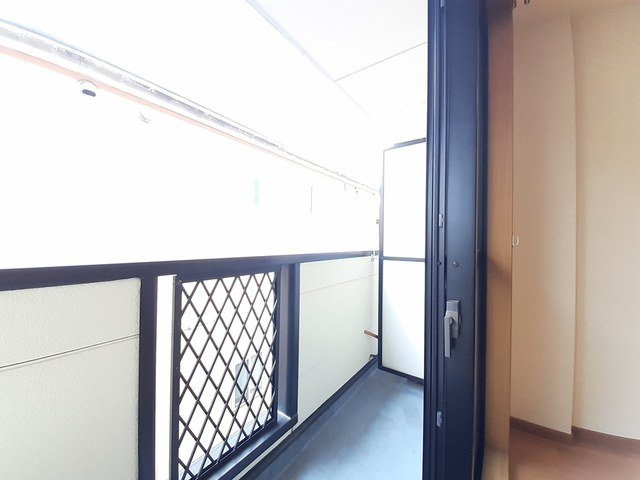 ル・オマージュのバルコニー|バルコニーからの眺めを楽しみながら食事をしませんか