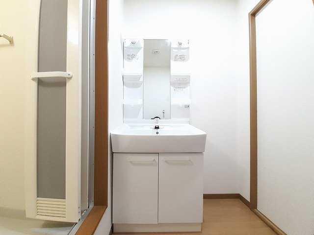 ル・オマージュの洗面所|脱衣スペースもあります