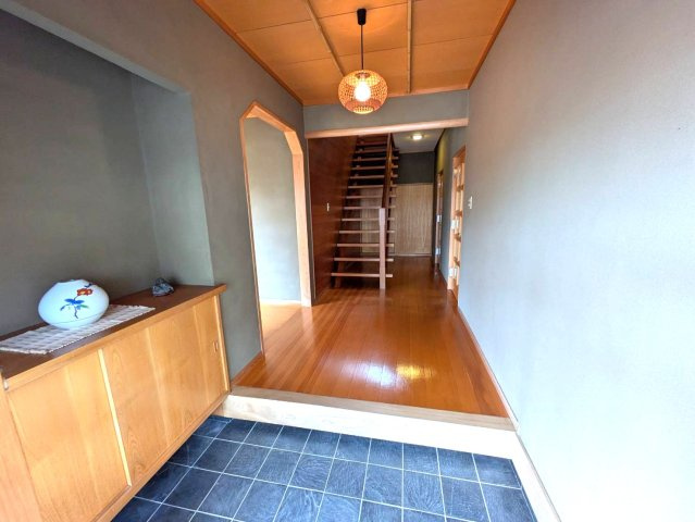 和歌山市西庄　中古戸建の玄関