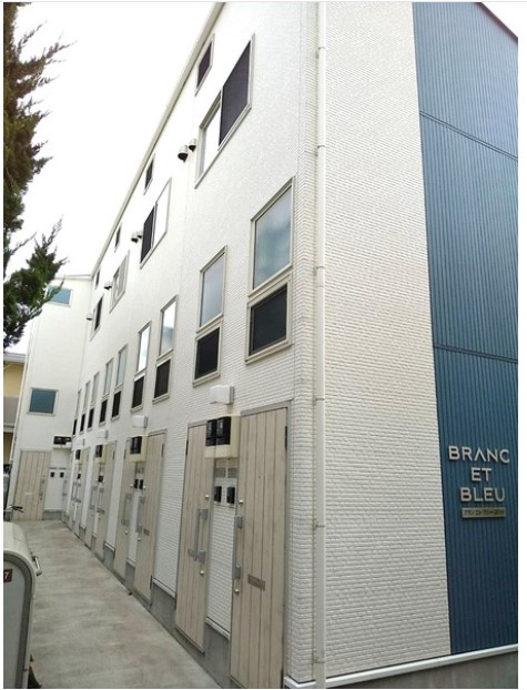 Blanc et Bleu 高円寺(ブランエトブルー）の玄関