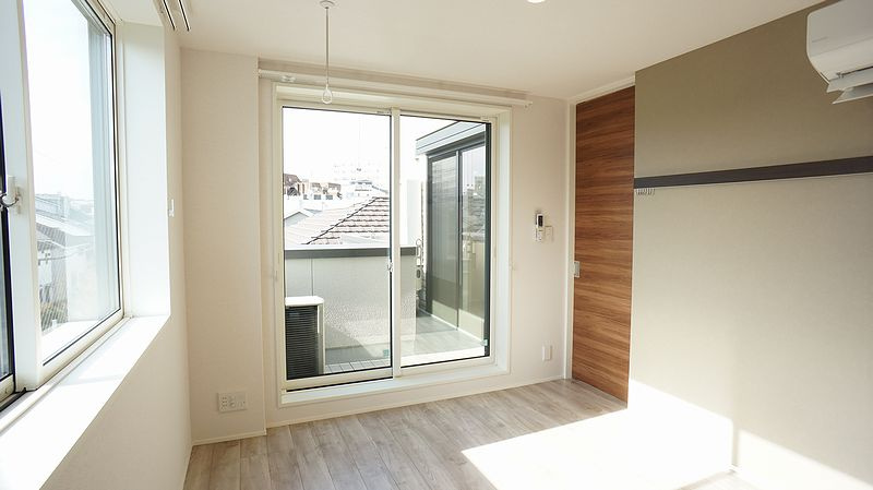 パセオ中目黒　新築　断熱等性能等級6　住宅性能評価　高遮音床システムのバルコニー