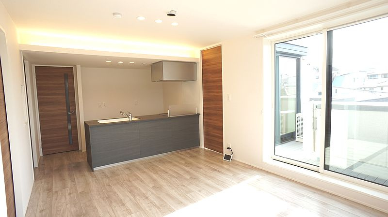 パセオ中目黒　新築　断熱等性能等級6　住宅性能評価　高遮音床システムの居間・リビング