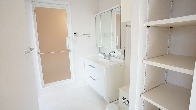 パセオ中目黒　新築　断熱等性能等級6　住宅性能評価　高遮音床システムの洗面所