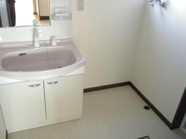 Town　K&K-M棟の洗面所