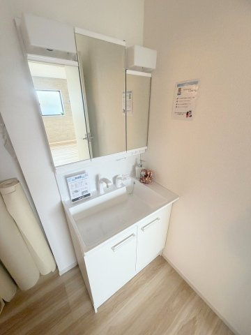 三郷市高州1丁目　新築戸建　全1棟の独立洗面台|同施工会社の参考写真になります。