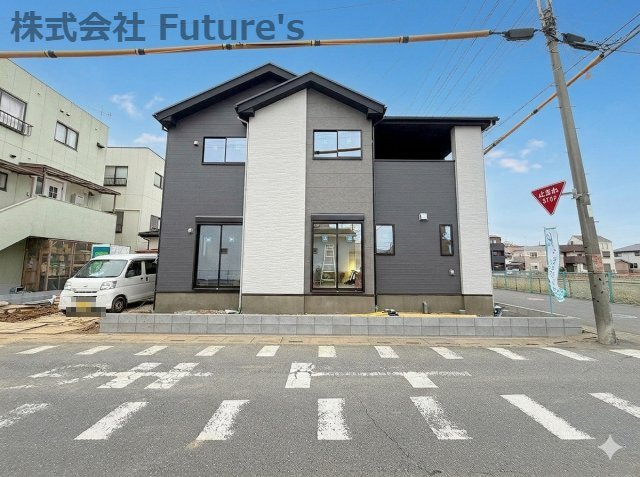 三郷市高州1丁目　新築戸建　全1棟の外観|開放的な角地です