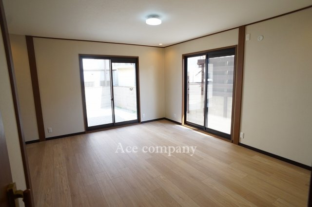 【居間・リビング】 | 八尾市久宝園2丁目 | 【LDK：約16帖】