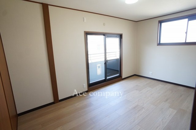 【寝室】 | 八尾市久宝園2丁目 | 【2階：洋室7.5帖】北側のバルコニーに面しています☆