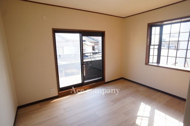 【子供部屋】 | 八尾市久宝園2丁目 | 【2階：西側洋室6.5帖】南面のバルコニーに面しています☆