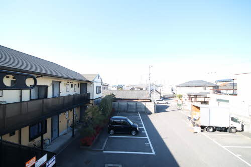 フレグランスガーデンB棟の駐車場|駐車場完備です