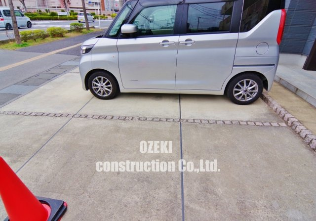 Bell Woodの駐車場