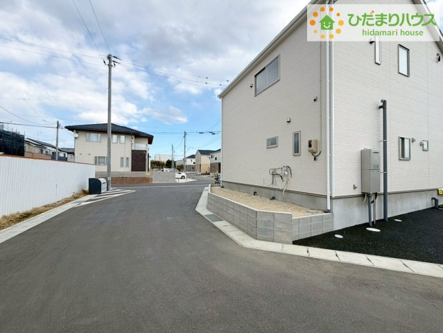 いわき市常磐西郷町第１０　新築戸建　3号棟の前面道路含む現地写真|区画整理させた綺麗な街並み(^^)近隣に大型公園もあり、子育て世代にピッタリの住環境！
