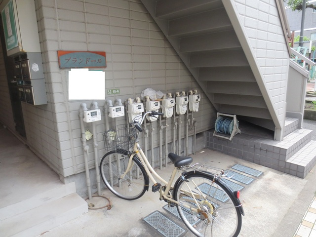 足立区梅田７丁目の賃貸マンションのエントランス|★駐輪場★