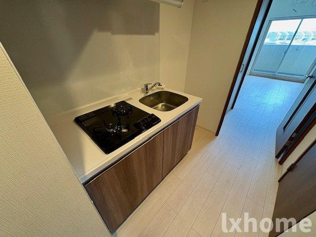 ロイス茨木奈良町のキッチン|コンパクトなキッチンで掃除もラクラク