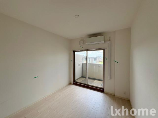 ロイス茨木奈良町の居間・リビング|こちらのリビングで趣味の時間をお楽しみください