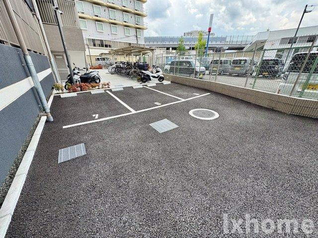 ロイス茨木奈良町の駐車場|駐車場があります