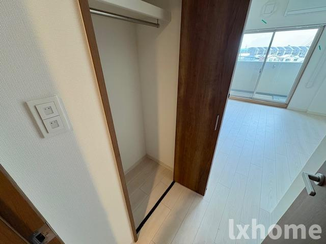 ロイス茨木奈良町の内装|明るい室内です