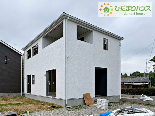 高萩市高萩第2　新築戸建　2号棟の外観|閑静な住宅地で叶える穏やかな新生活☆彡地震の揺れを吸収する、制震構造です。