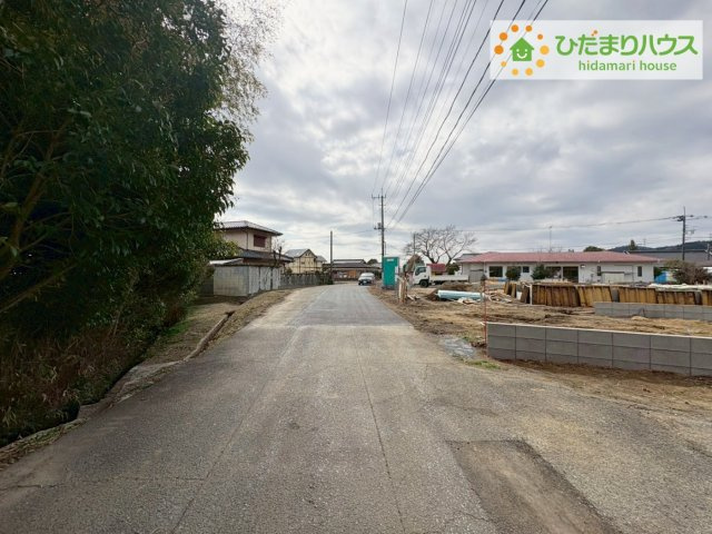 高萩市高萩第2　新築戸建　2号棟の前面道路含む現地写真|カースペースは2台分確保!(^^)!