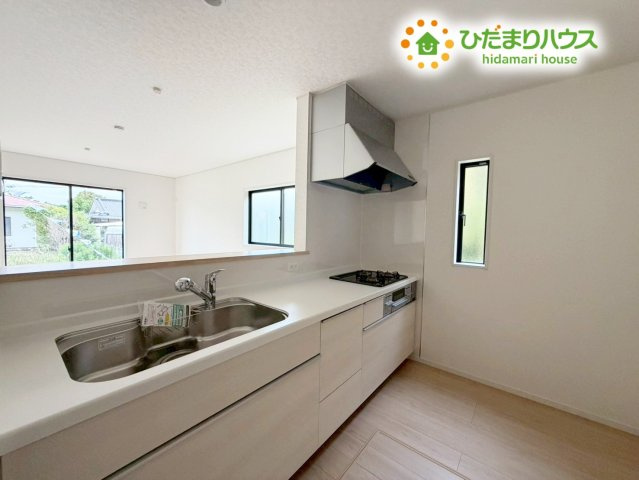 高萩市高萩第2　新築戸建　3号棟のキッチン|家族と会話しながら料理できるオープンカウンター♪