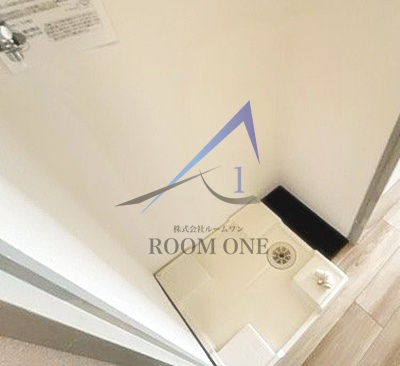 スカイコート鶯谷の設備|洗濯機置き場です。