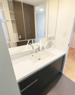 【洗面所】 | 中央林間レジデンスハウスイースト | 独立洗面台です。