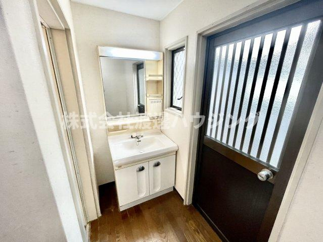 七松町2丁目貸家の洗面所