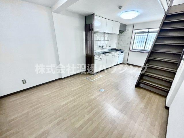 七松町2丁目貸家の居間・リビング